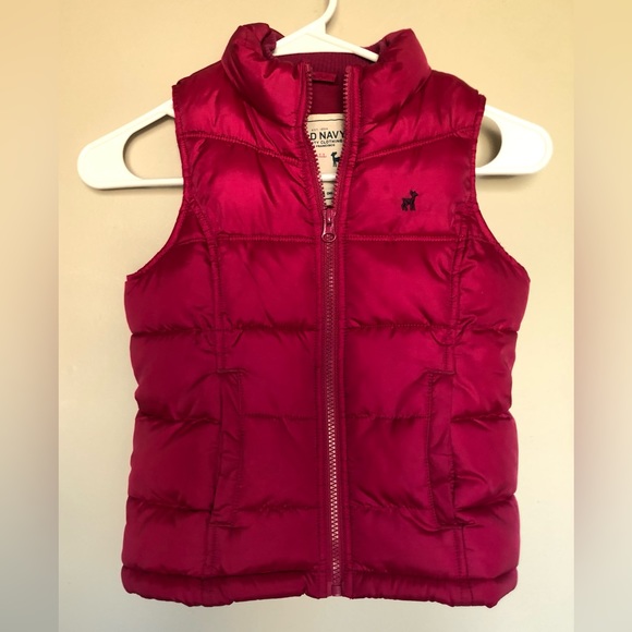Girl’s Old Navy Pink Puffer Vest - Picture 2 of 7